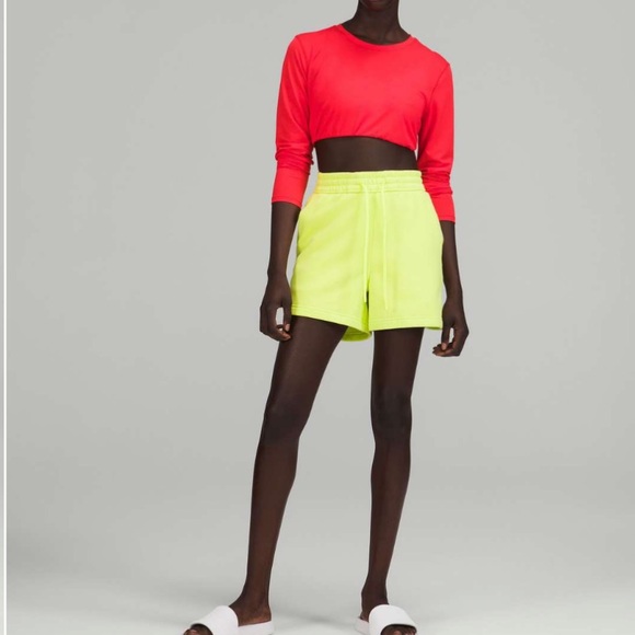 Lululemon Women Sz 4 Loungeful High-Rise Fleece Short 4" Electric Lemon - Picture 2 of 12